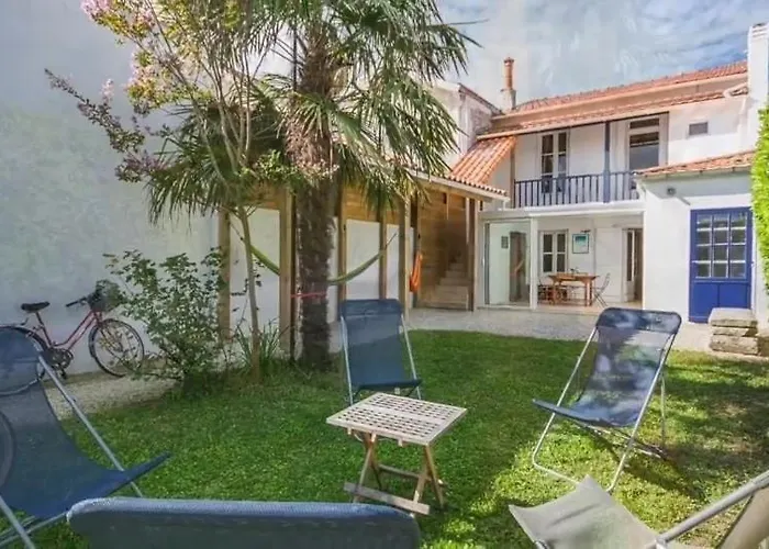 別荘 Domaine De Perpignac Victoires ロワイヤン