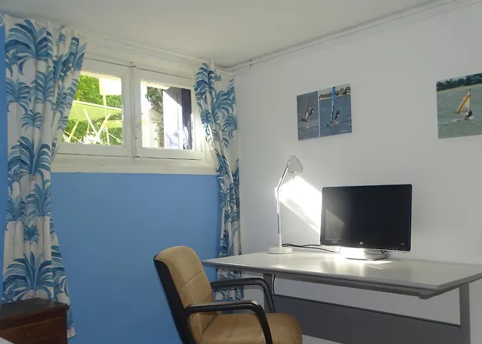 Domaine De Perpignac Victoires Holiday home *